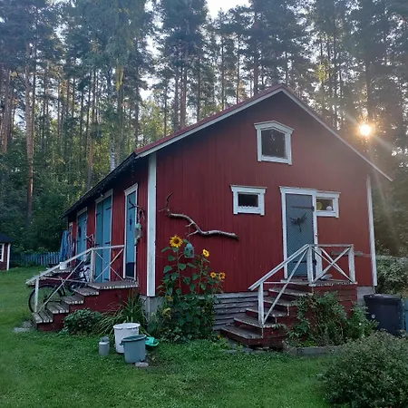 Piha-aitta Taajamassa * Parikkala