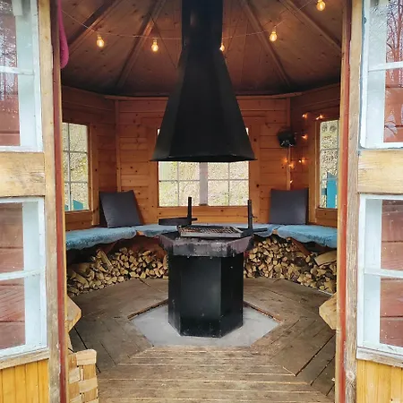 Piha-aitta Taajamassa * Parikkala