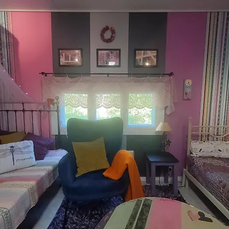 Piha-aitta Taajamassa * Parikkala