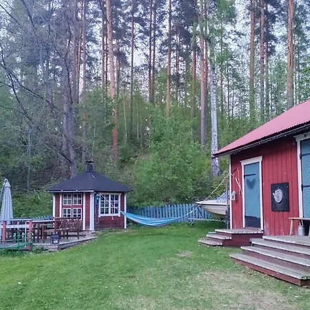 Piha-aitta Taajamassa * Parikkala