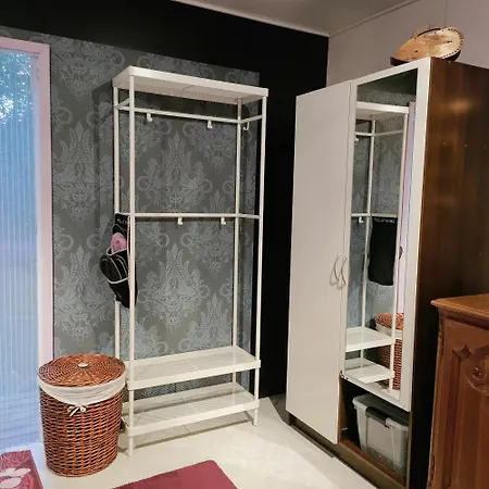 Piha-aitta Taajamassa * Parikkala