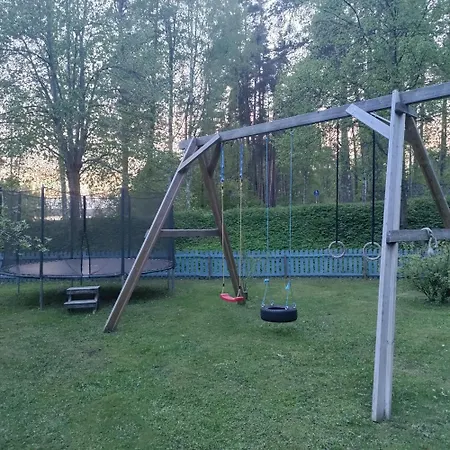 Huoneisto Piha-aitta Taajamassa *