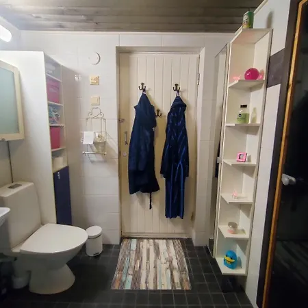 Piha-aitta Taajamassa * Parikkala